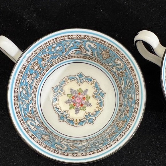 Wedgwood White Bone China Teacup - Picture 3 of 6